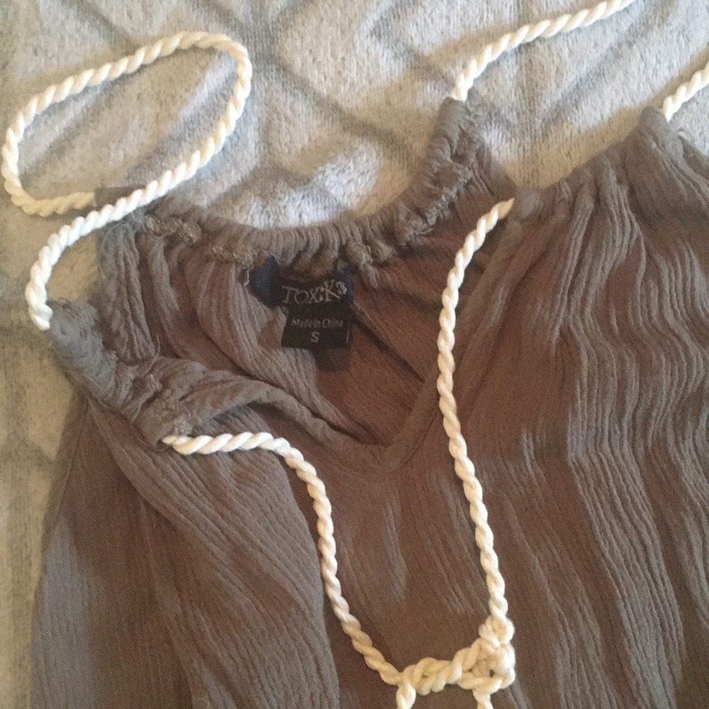 Romper - Picture 2 of 4